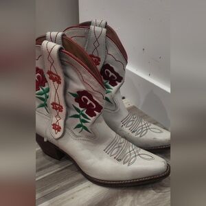 Embroidered White Western Boots